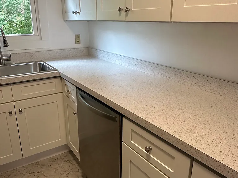 212 Eisenhower Dr — Photo 13