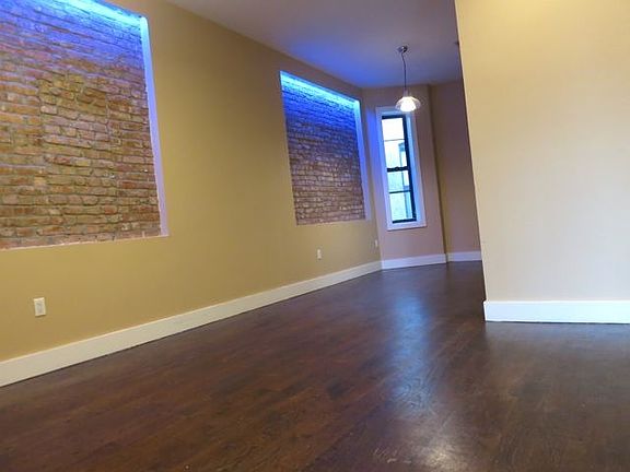 5th image of 900 Hart St APT 3R