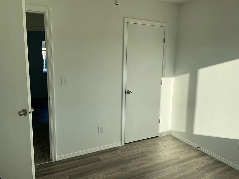 811 3rd Ave NE — Photo 10