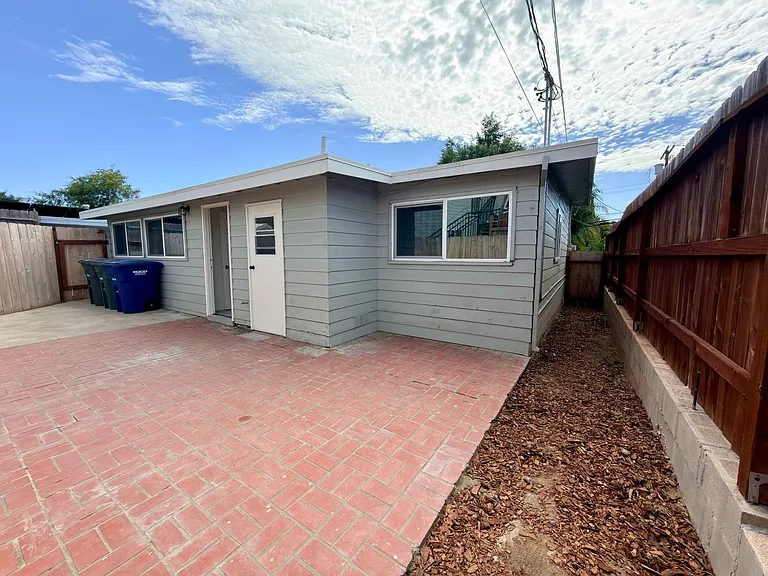 523 N Citrus Ave — Photo 25