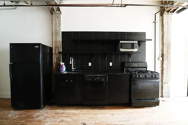 Rented by City Connections Realty | media 7