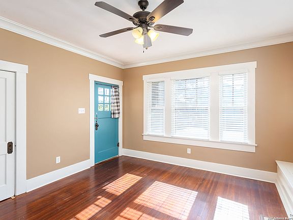 4th image of 121 W HIGHLAND BLVD