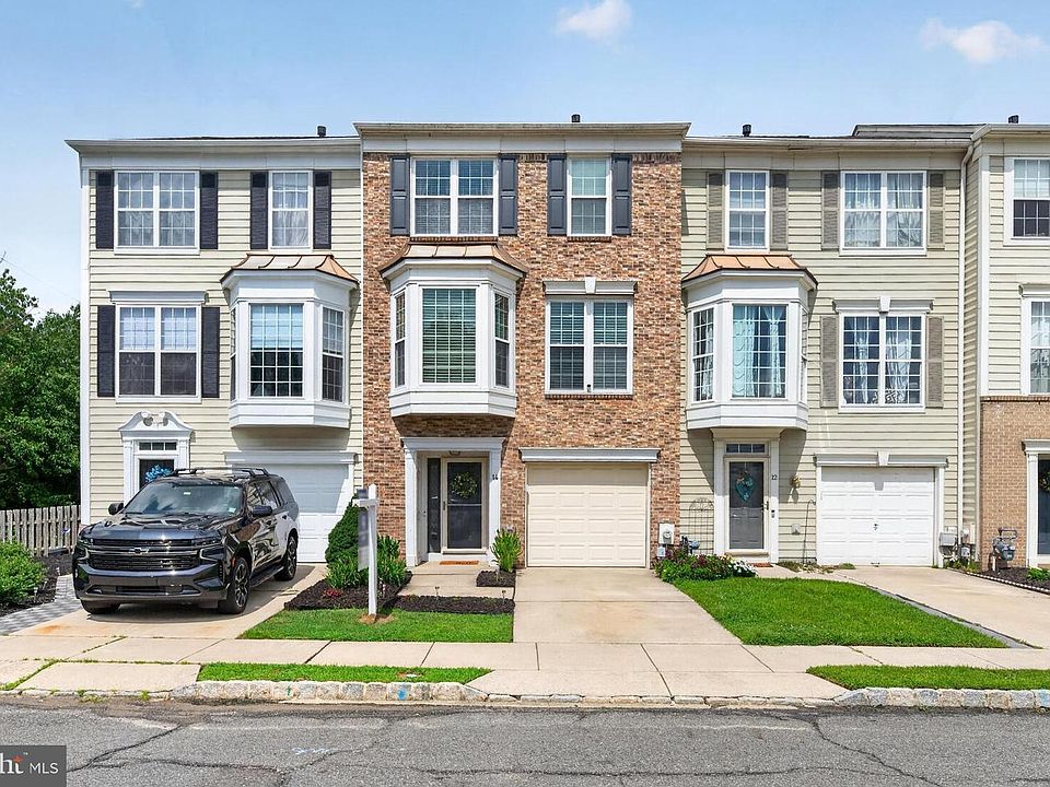 1st image of 14 Bayberry Ln
