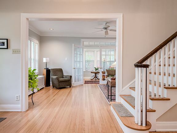 2nd image of 1017 N Grove Ave