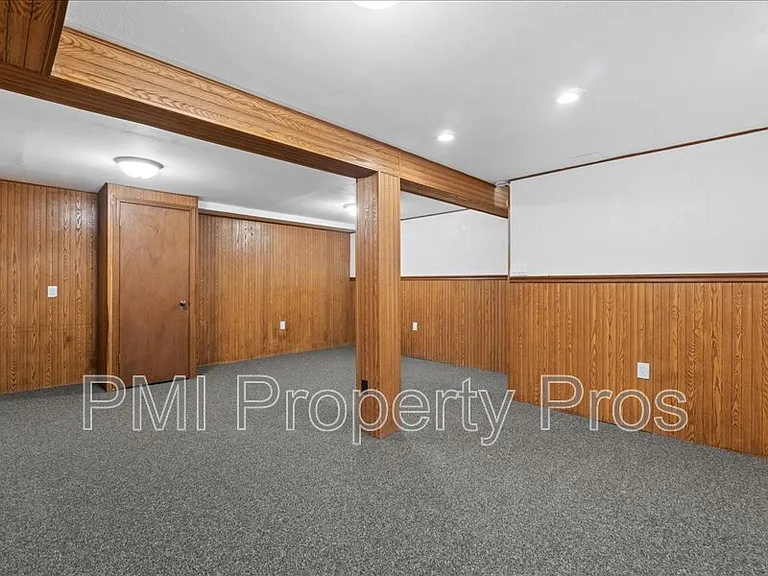 8148 S 88th St — Photo 33