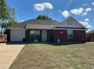 618 Oliver Ln, Waxahachie, TX 75165