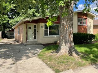10044 Minnick Ave, Oak Lawn, IL 60453
