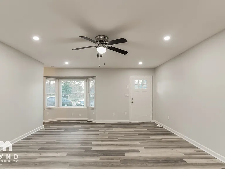 2916 Dunsinane Ct — Photo 7