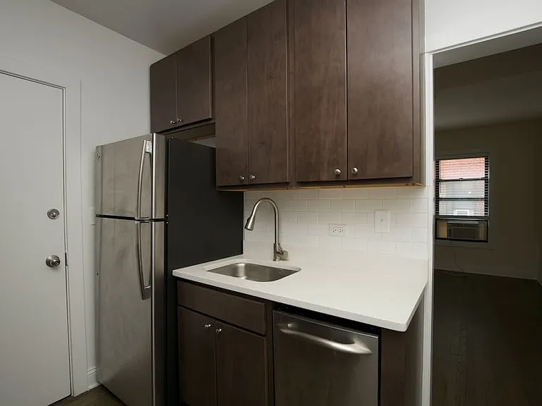 2641 N Spaulding Ave #E2 — Photo 5