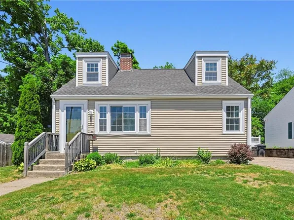 14 Jenks St, East Providence, RI 02914