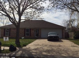 110 Ironwood St, Lake Jackson, TX 77566