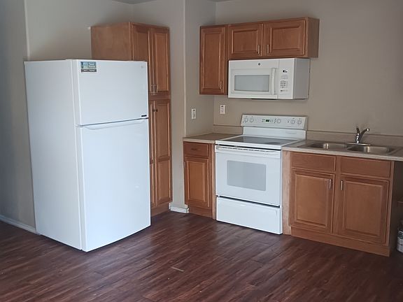 4th image of 2635 E Commerce St #1 & 2