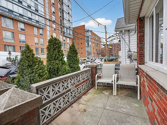 4th image of 1116 Banner Ave