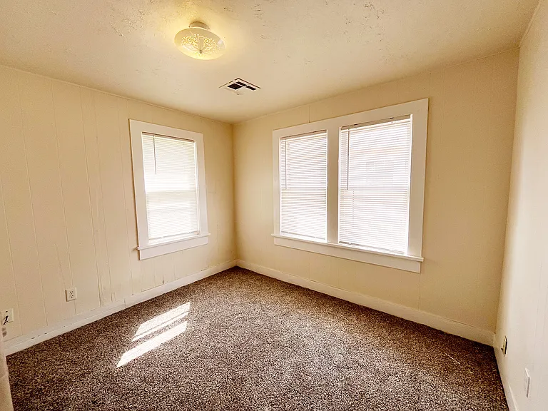 5008 N College Ave — Photo 8