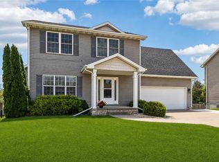 10310 Stonecrest Dr, Johnston, IA 50131