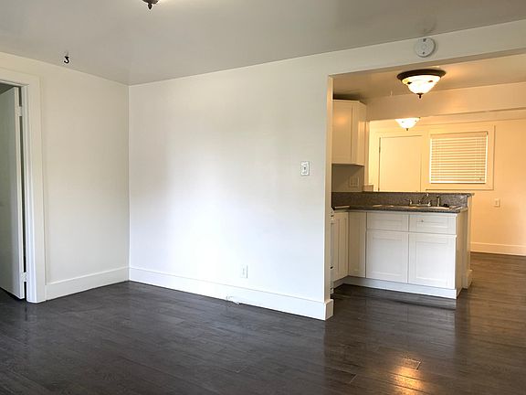 3rd image of 1109 E Orange Grove Blvd