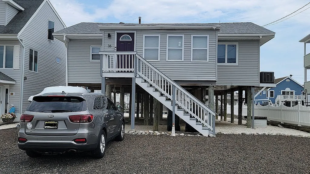 36 Daddy Tucker Dr photo 1