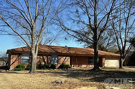 1st image of 221 Jill Ln