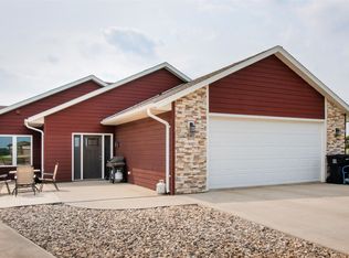 647 Dogwood Cir, Parker, SD 57053