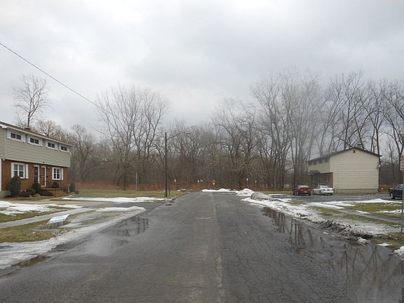 4th image of 48 Creekside Dr