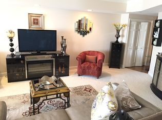 43000 12 Oaks Crescent Dr APT 4100, Novi, MI 48377