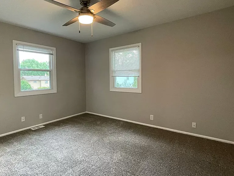 9610 Spaulding St — Photo 10