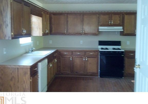 4th image of 65 Oaks Landing Dr