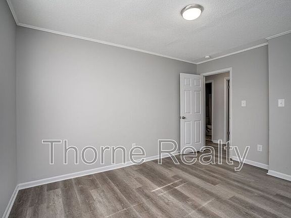 5th image of 424 N Vyne St