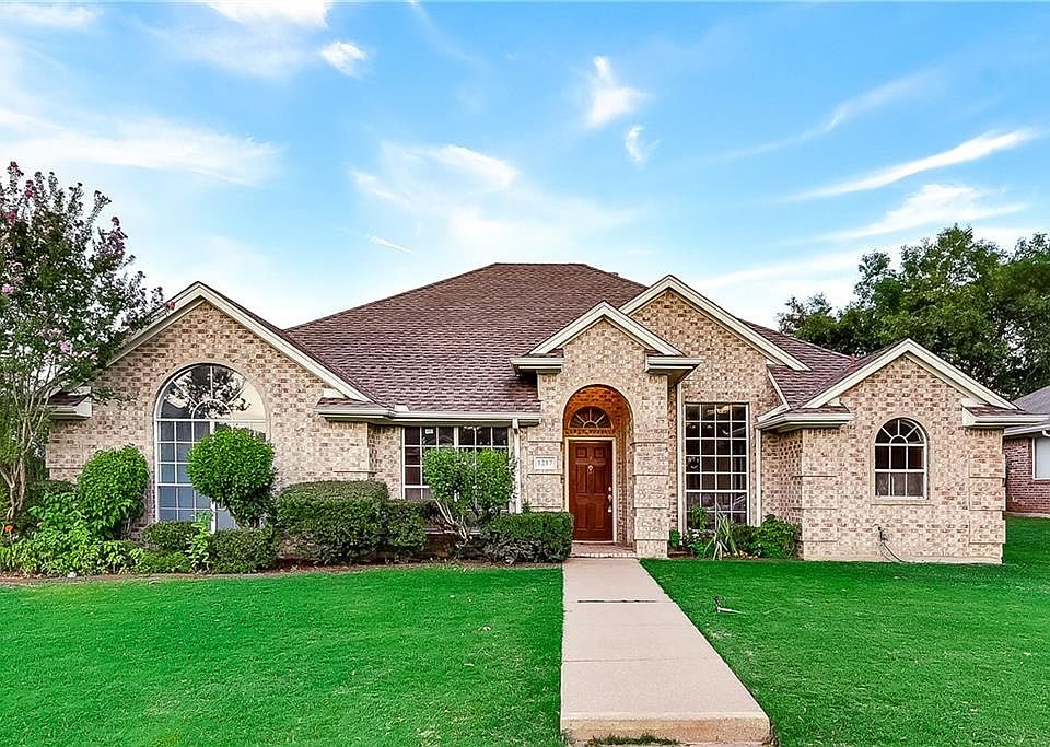 1st image of 1217 Holly Hill Dr