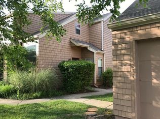 7412 Harbour Isle, Indianapolis, IN 46240