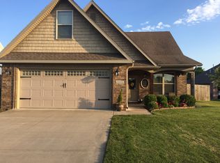 2574 N Fire Fly Catch Dr, Fayetteville, AR 72704