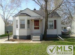 18776 Elkhart St, Harper Woods, MI 48225