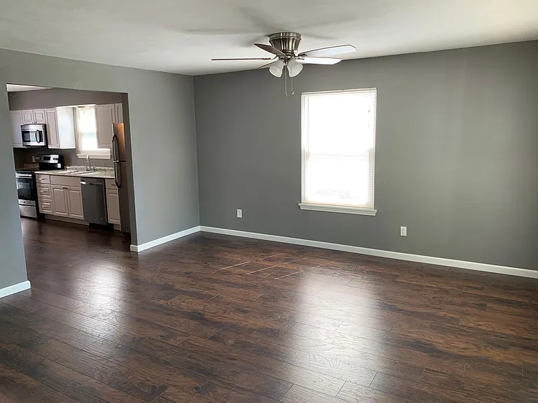 906 E Hanover St — Photo 7