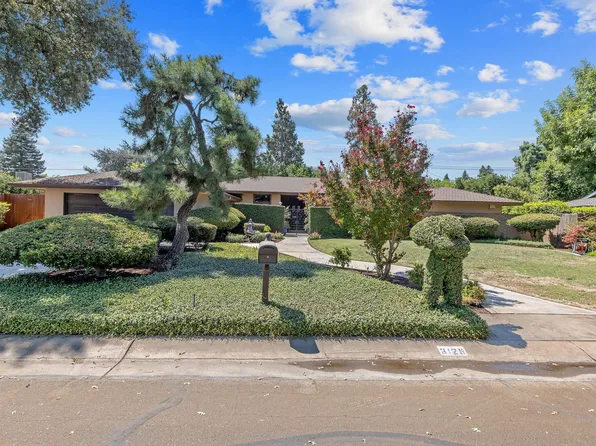 3125 W Howard Avenue, Visalia, CA 93277