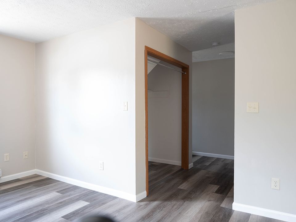 1st image of 14 Westview Cir #14