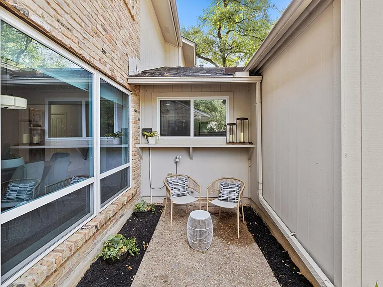 8346 Summerwood Dr — Photo 30