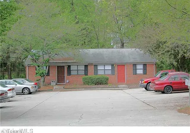 2 bed, 760 sqft, $1,000 — Photo 2