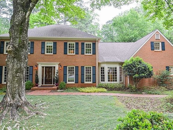 2nd image of 4833 Hampton Lake Dr