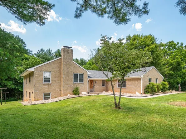 1655 Wingfield Dr, Goode, VA 24556