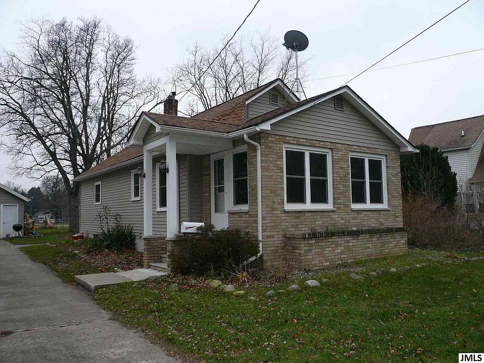 1st image of 19 Spaulding Ave W