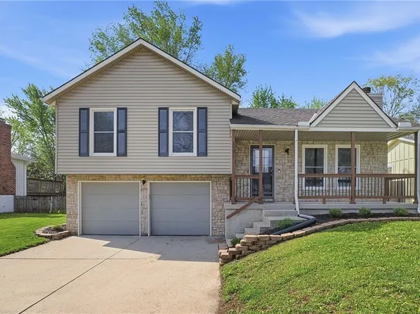 1901 NE McKee Ln, Lees Summit, MO 64086