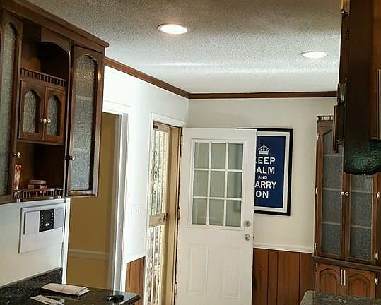 5th image of 1033 Jeffery Dr