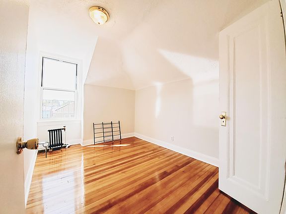 5th image of 2729 Matthews Ave #4