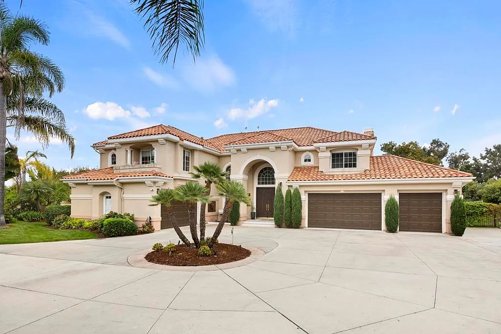 4 bed, 4.5 bath, 4522 sqft, $20,000 — Photo 3