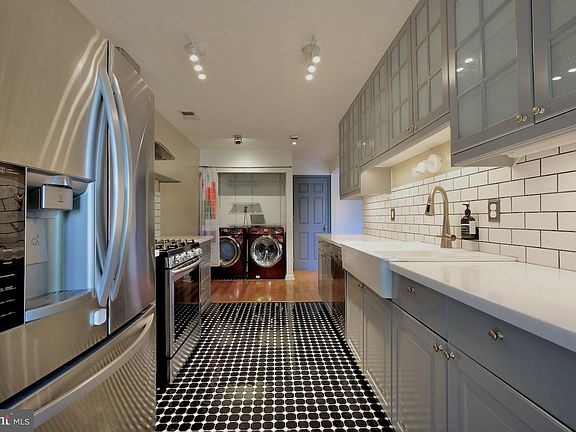 4th image of 12 Andover Cir #B