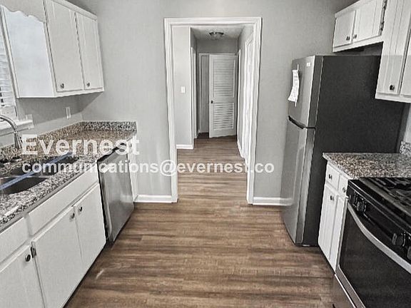 3rd image of 1069 Estates Ct