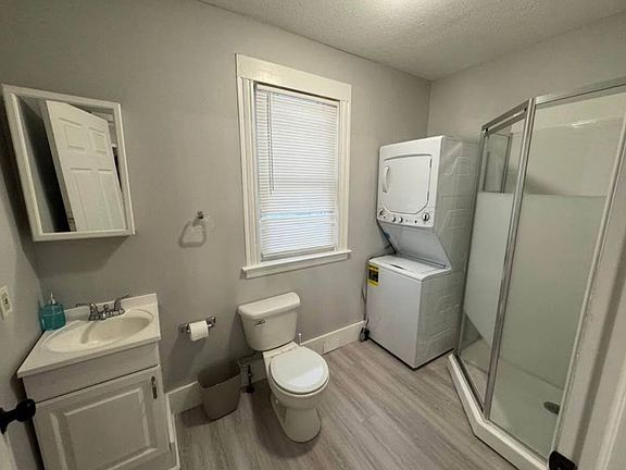 5th image of 242 Brooks Ave