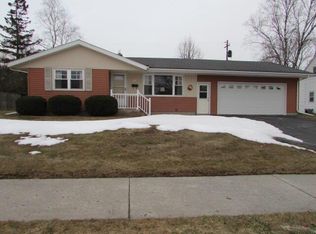 215 E Reed Ave, Manitowoc, WI 54220