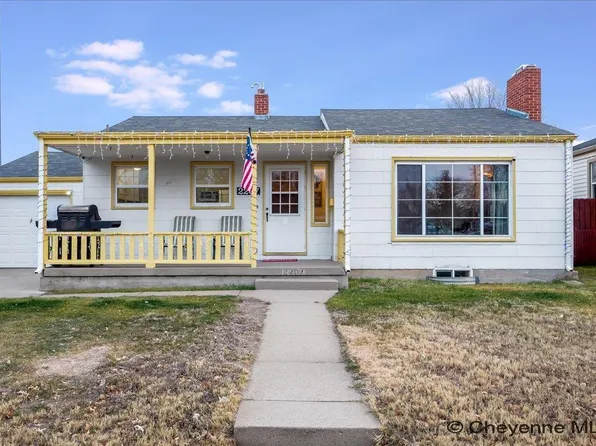 2207 E 19th St, Cheyenne, WY 82001