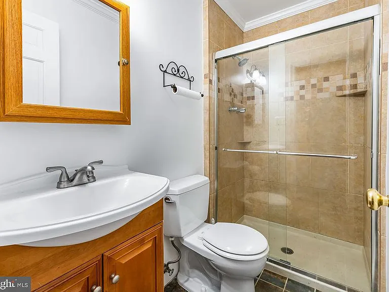1329 Gresham Rd — Photo 19